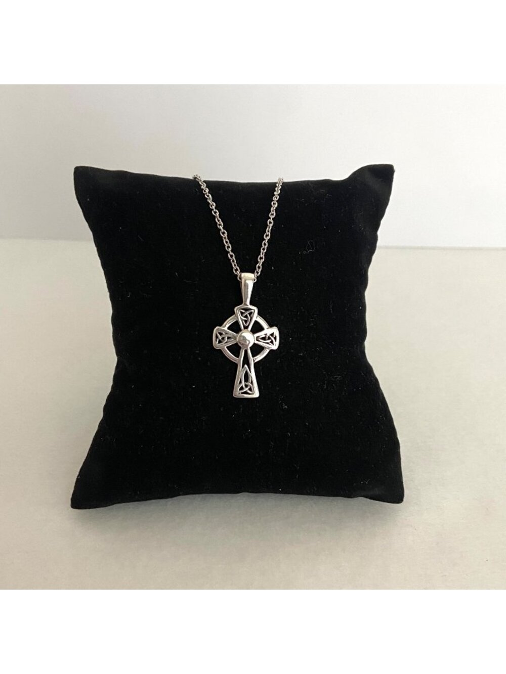 VTG Sterling Silver 925 Ireland Celtic Trinity Knot Cross Pendant Necklace 16"